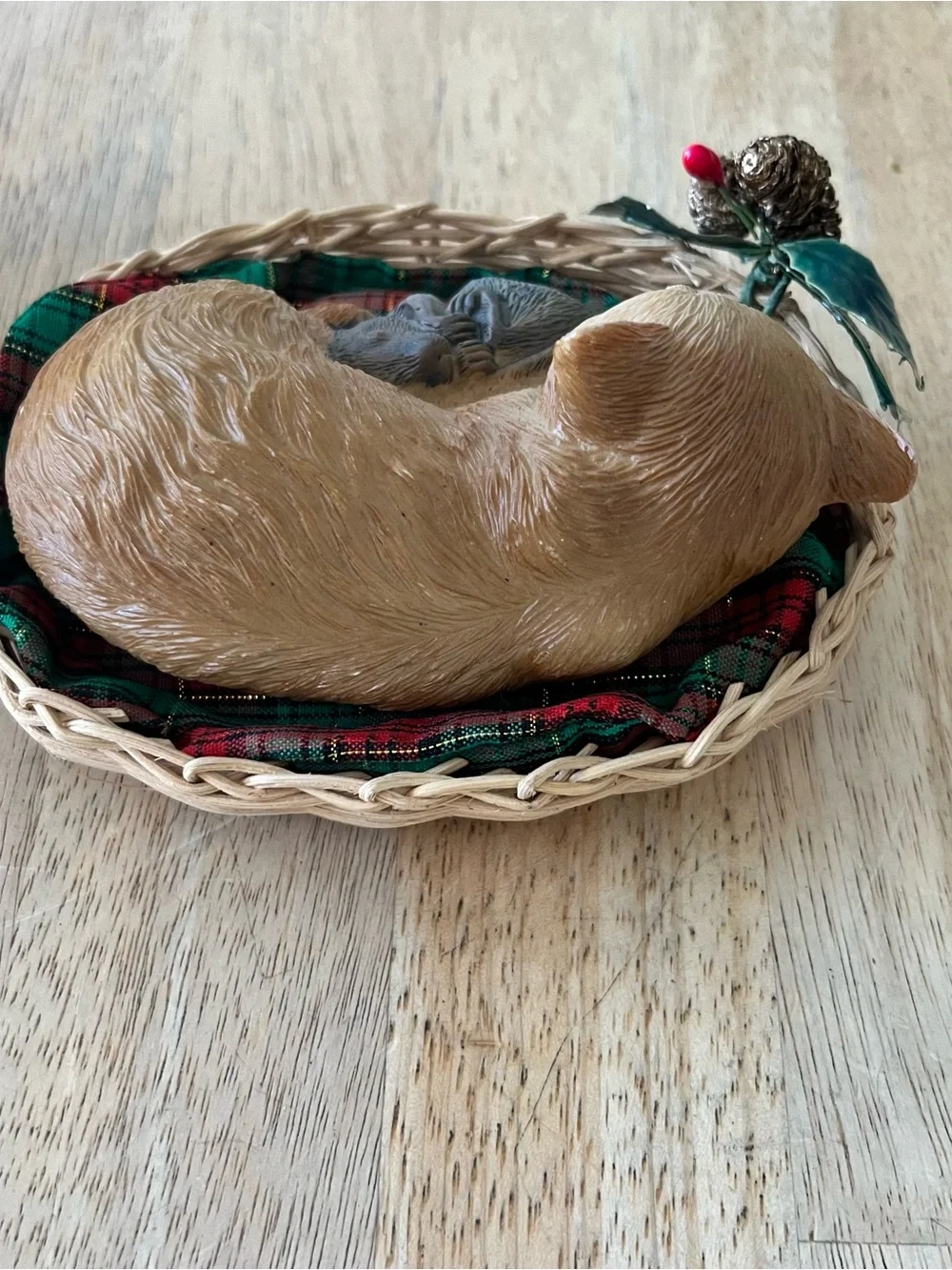 Vintage Christmas around the world ~ Not A Creature Was Stirring Figurine